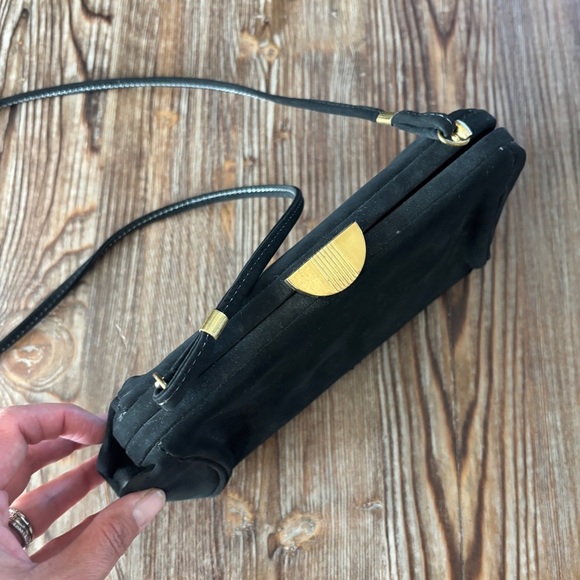 Classic 90's Black Velvet Vintage Shoulder Bag With Gold Accent Snap Closure - Picture 5 of 7